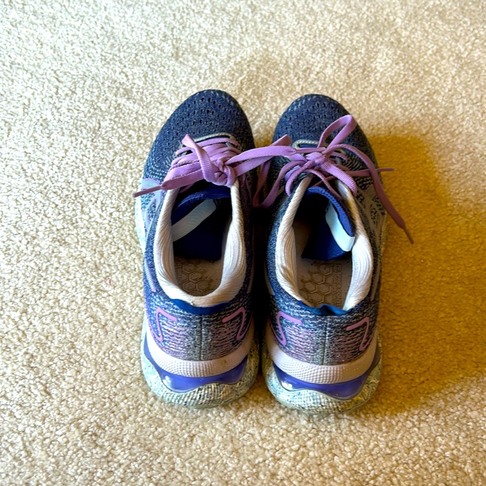 Size 9 Asics